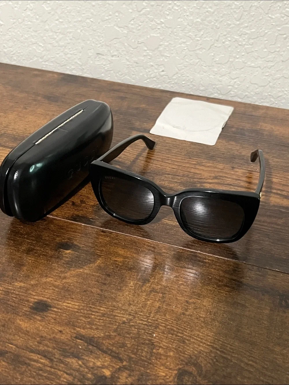 Gucci Black Square Sunglasses with Gold Logo Accent GG0163S 001 51[]22